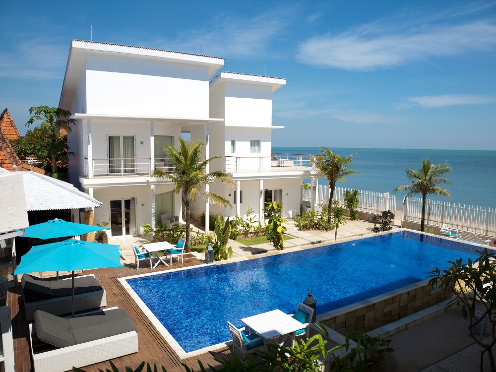 Experienced Door Painters Dubai